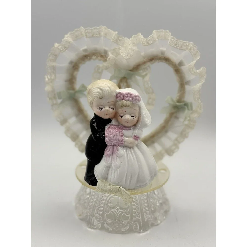 BRIDE & GROOM cute wedding cake-topper vtg 1970s kitschy porcelain figurines